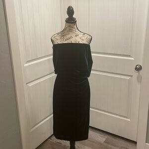 Vince Camuto Green Velvet Sleeveless Dress Size 10